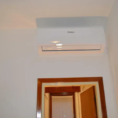 Betty's House Apartman Mandello del Lario